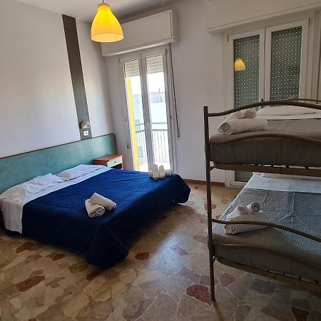Hotel Ariosto Rimini Buitenkant foto