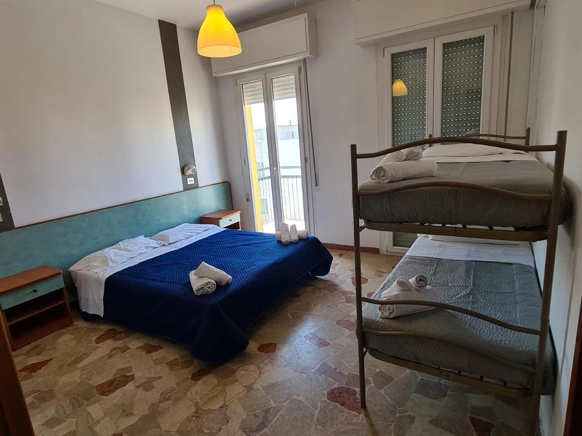 Hotel Ariosto Rimini Buitenkant foto