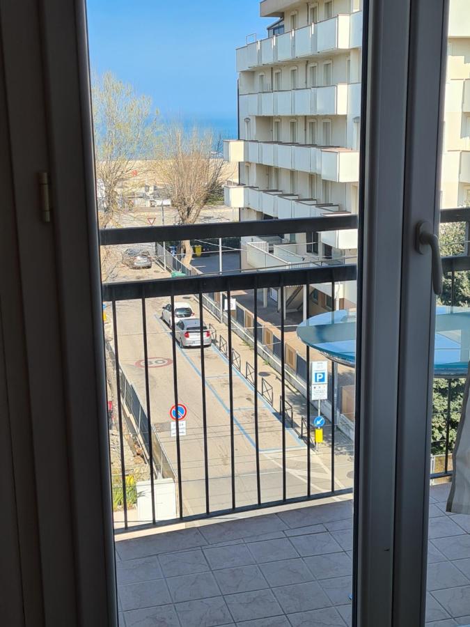 Hotel Ariosto Rimini Buitenkant foto